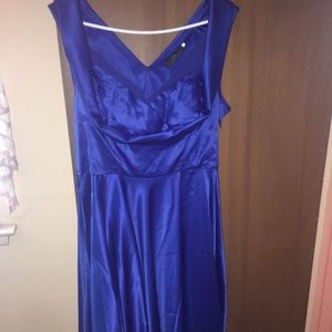 🚫SOLD🚫Silky Vintage Swing Dress